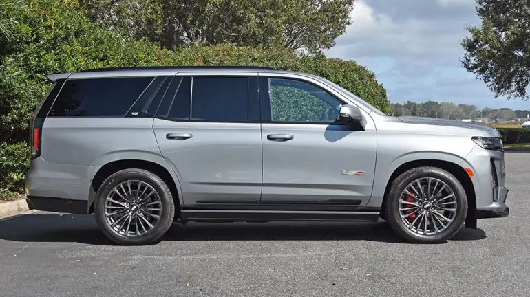 2023 cadillac escalade ʋ side