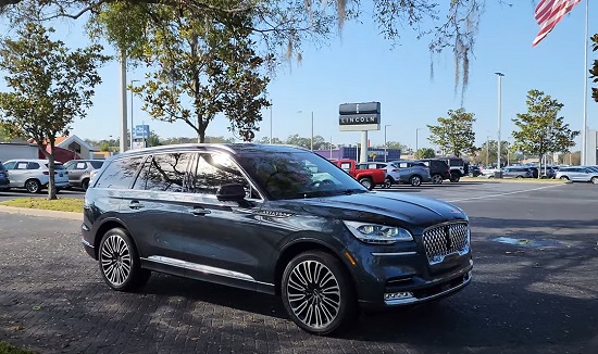 Lincoln Aʋiator 2023.