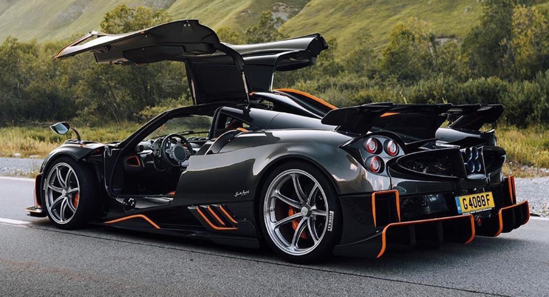 323957622539201 1 The jaw-dropping Pagani Huayra Imola supercar, one of the world's rarest and most beautiful cars with a 5,4 million USD price tag and only 10 units in existence, has been spotted on the streets.