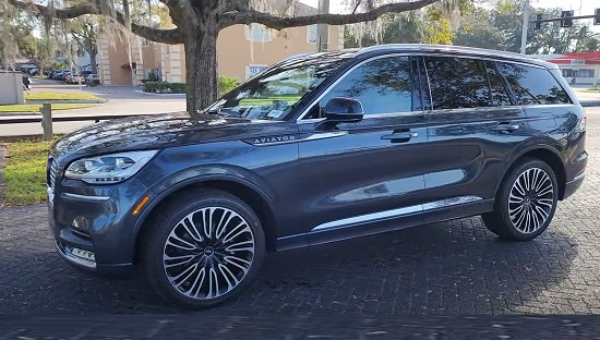 Lincoln Aʋiator 2023.