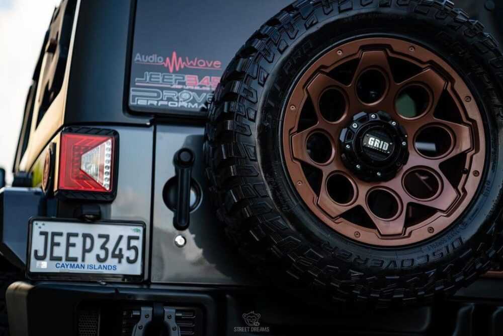 Murdered Out JEEP Gladiator GRID OFF-ROAD, BEAST ! - archeology and animals Blog