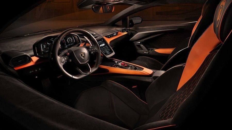 Interior Lamborghini Revuelto 2024