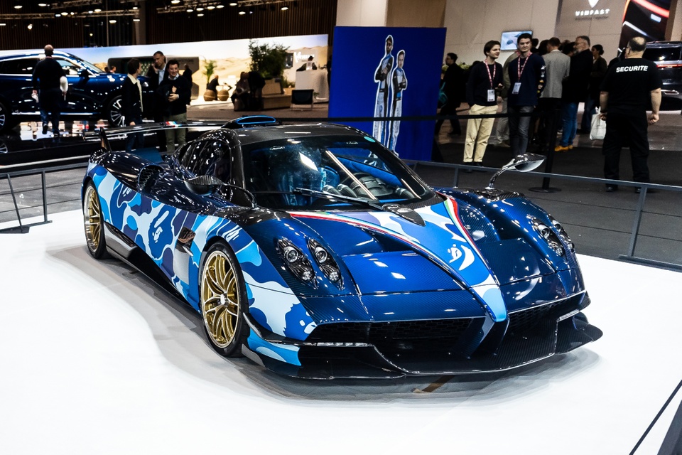 pagani, huayra, zonda, huayra bc, huayra roadster, huayra roadster bc, huayra bc roadster, pagani huayra, bape, hypebeast, utopia, hypercar, supercar, bugatti, koenigsegg, lamborghini, ferra, pahuari, bamclarpeen huayra bc bape, paris motor show, benny caiola, horacio pagani anh 1