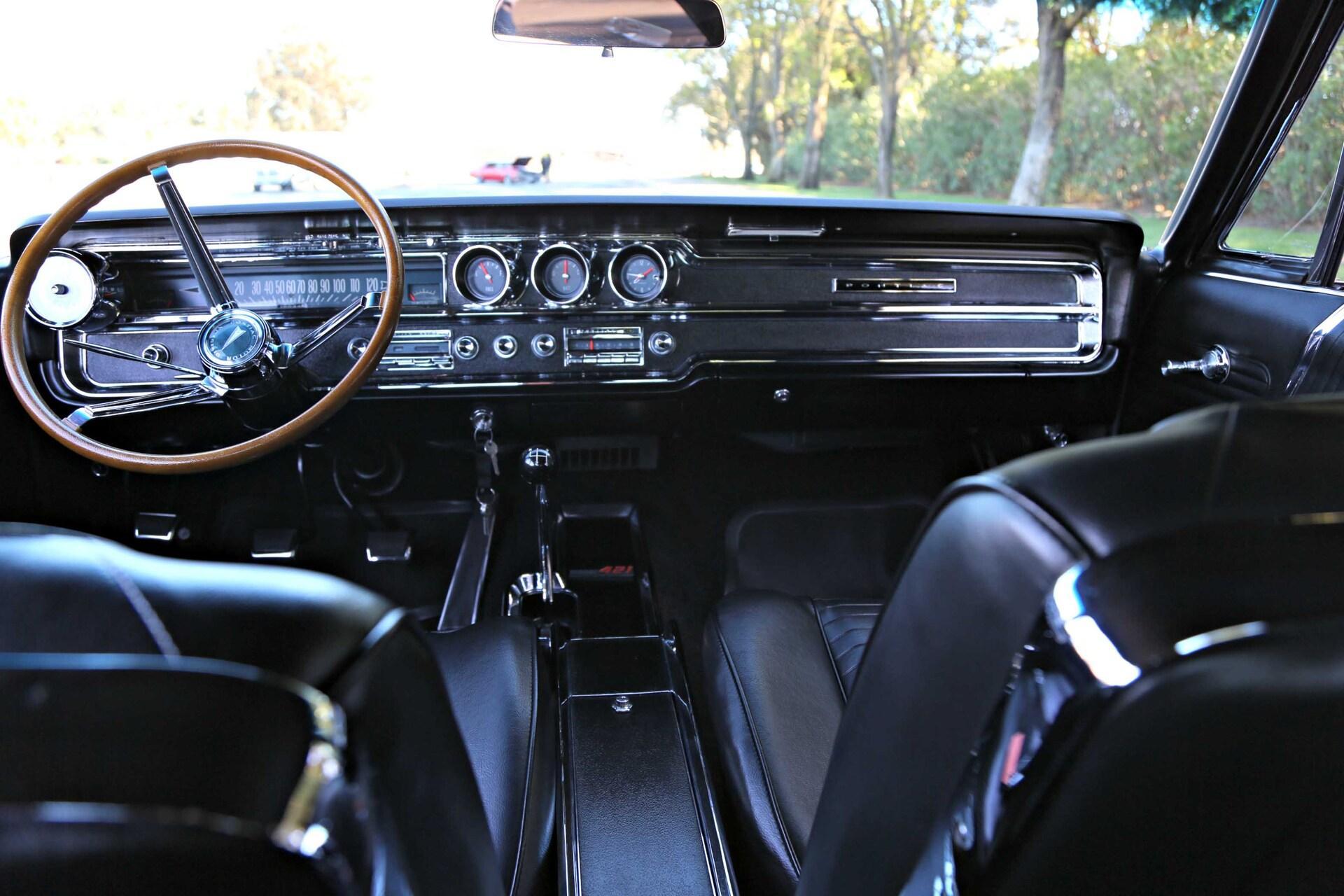 017 berglund 1965 pontiac 22 interior from back seat