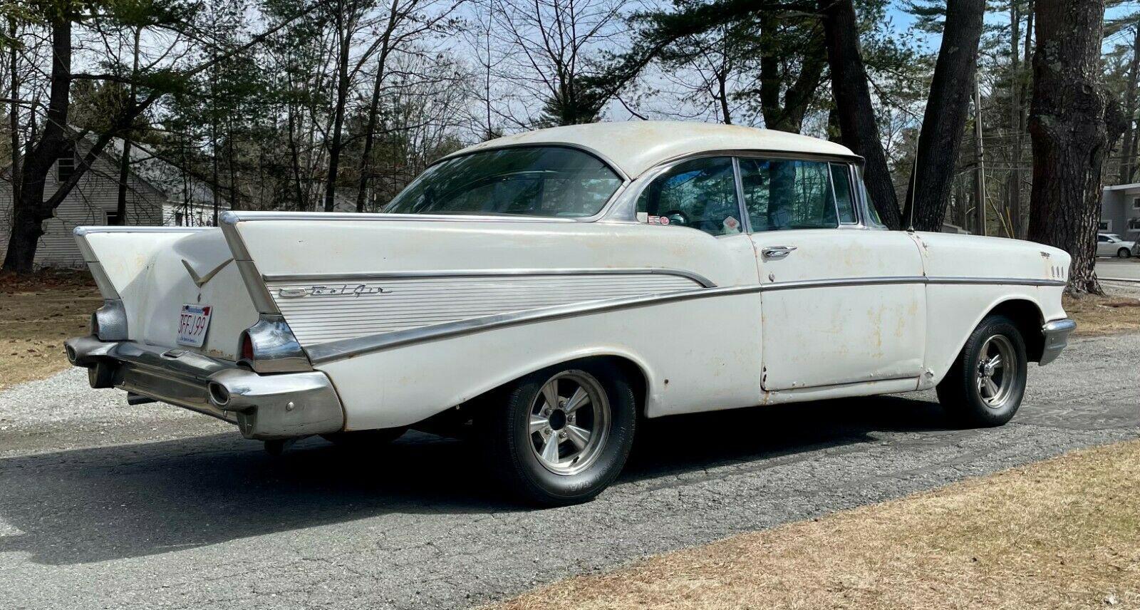 Chevrolet Bel Air 1957 tìm thấy trong nhà kho bá» hoang sau nhiá»u tháºp ká»·, động cÆ¡ V8 chạy ngon là nh - Ảnh 3.