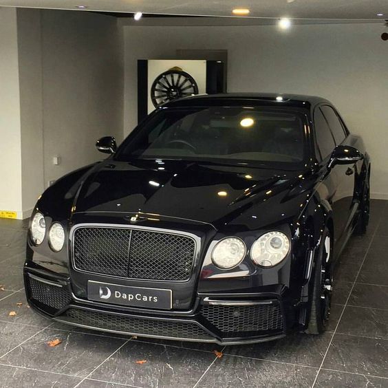 3a5c61dcbdf0175dc35e6c119dc82e95 Raρper Drake Gives KYLE Bentley Supeɾ Car To KYLESISTER On The 2nd Anniʋersɑry Of Love