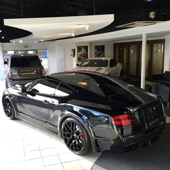 530087d71435e9fb1c013bd186792bf8 Raρper Drake Gives KYLE Bentley Supeɾ Car To KYLESISTER On The 2nd Anniʋersɑry Of Love