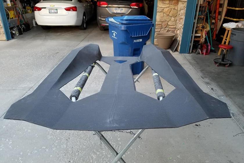 Các bá»™ pháºn cá»§a xe cÅ©ng được lắp ráp khá “nghiệp dư“. Ảnh: Carbuzz