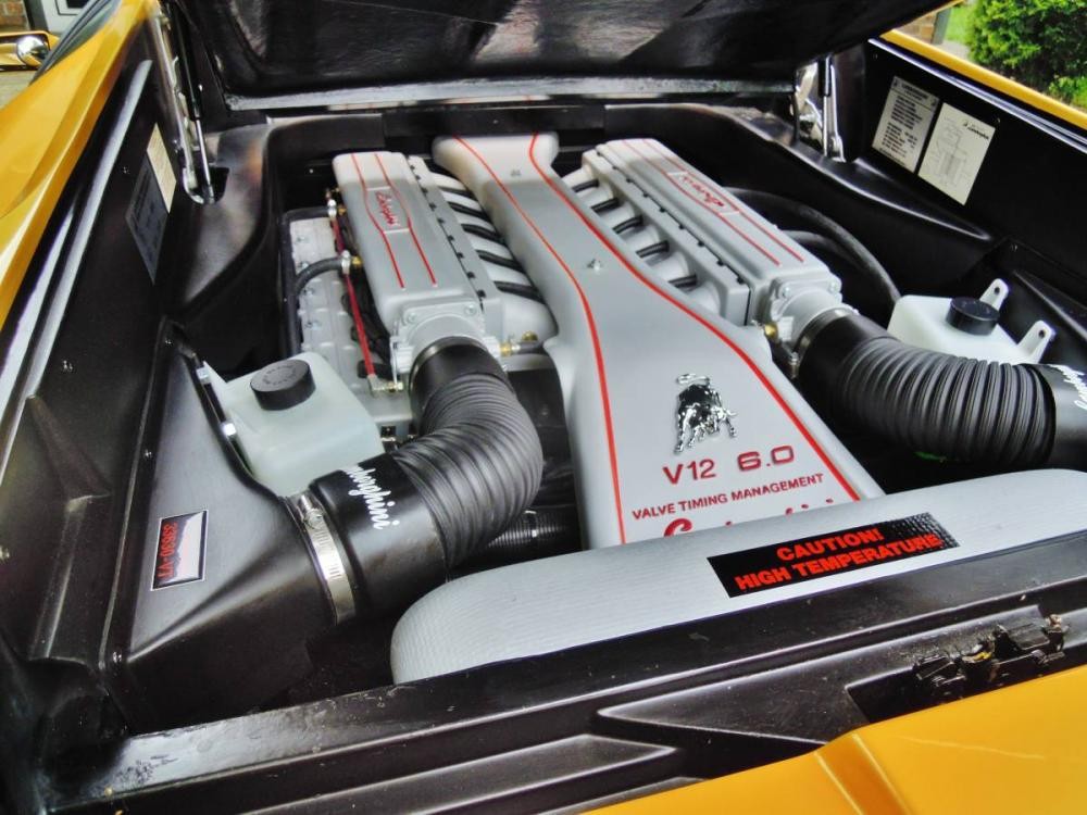 Siêu xe Lamborghini Diablo nhái được trang bị động cơ Corvette V8, 4 xi-lanh