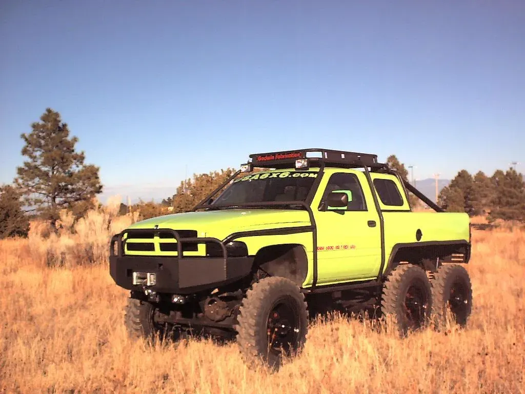 Dodge T-Rex 6x6: lo speciale concept con motore V10 e tre assali - ClubAlfa.it