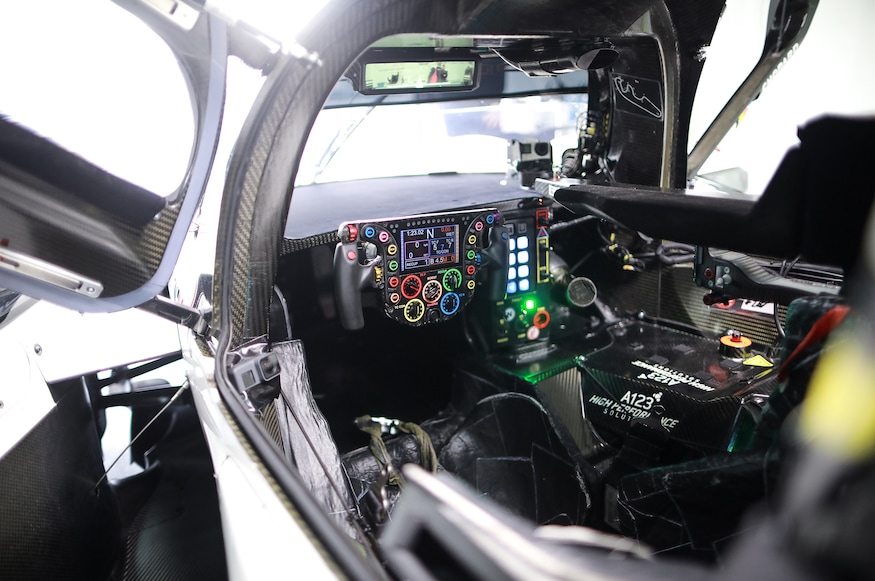 Porsche 919 Hybrid Race Car 40