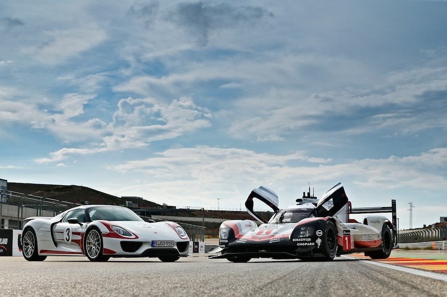 Porsche 919 Hybrid Race Car 59