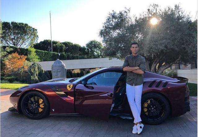 Bá»™ sưu táºp xe cá»§a Ronaldo: Bugatti, Ferrari và còn gì nữa?