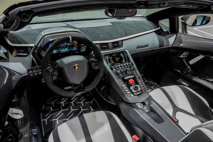 Hình ảnh Nội thất Lamborghini Aventador 2022 - 19 | Autofun