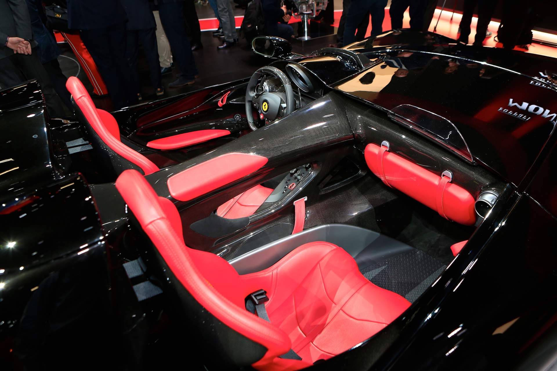Siêu phẩm Ferrari Monza SP1 và SP2 tại sân khấu Paris Motor Show