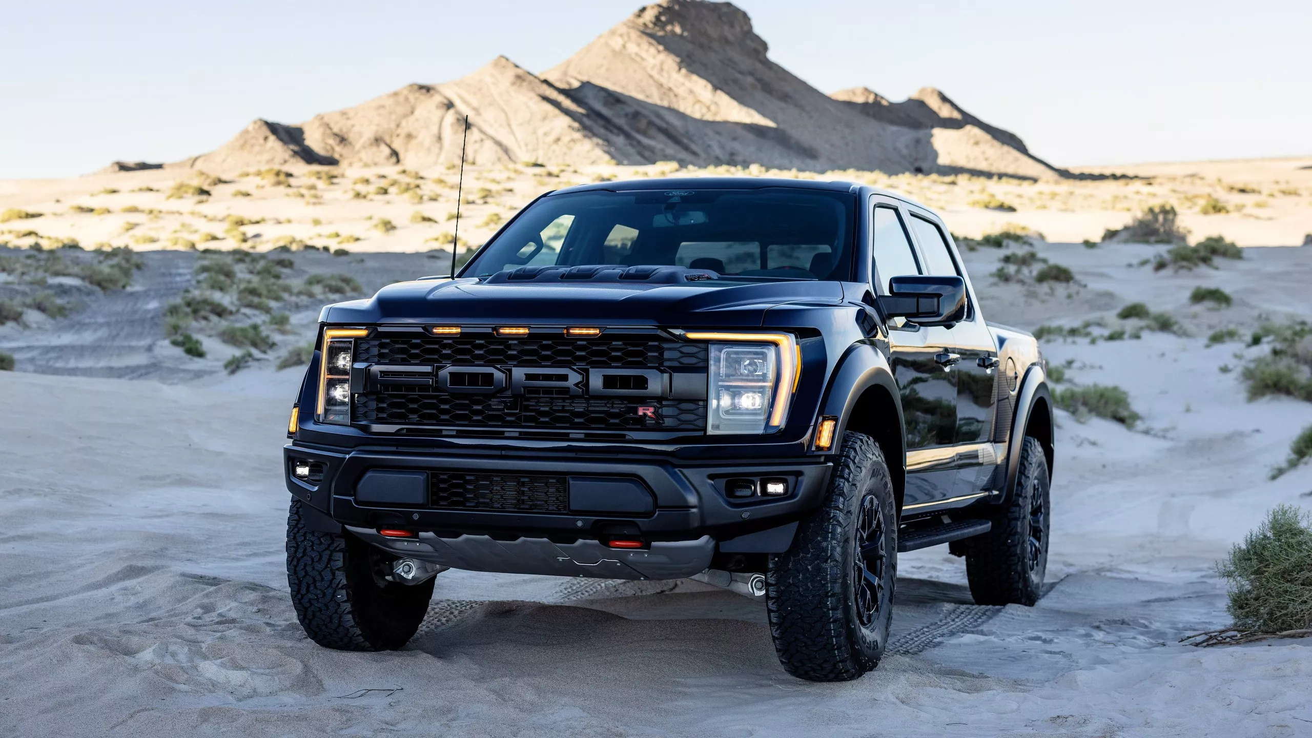 ford f 150 raptor r 2023 4k 5k hd cars THE ROCK showed off his lavish lifestyle by investing in a limited edition FORD RAPTOR F150 Black 2023 for a cool million.