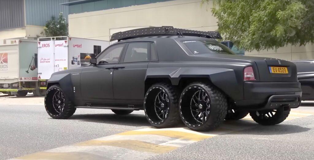 Qualcuno ha creato una ridicola Rolls Royce Phantom 6x6, putroppo.