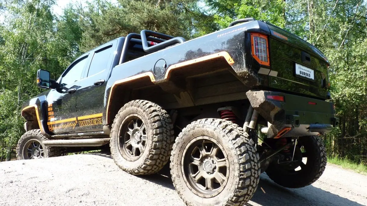 62d69f68 This Chevy Silverado 6x6 is the priciest Chevy truck of all time - and it's worth every penny!