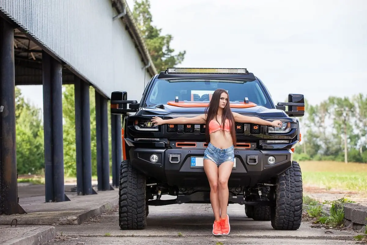 62f59145 This Chevy Silverado 6x6 is the priciest Chevy truck of all time - and it's worth every penny!