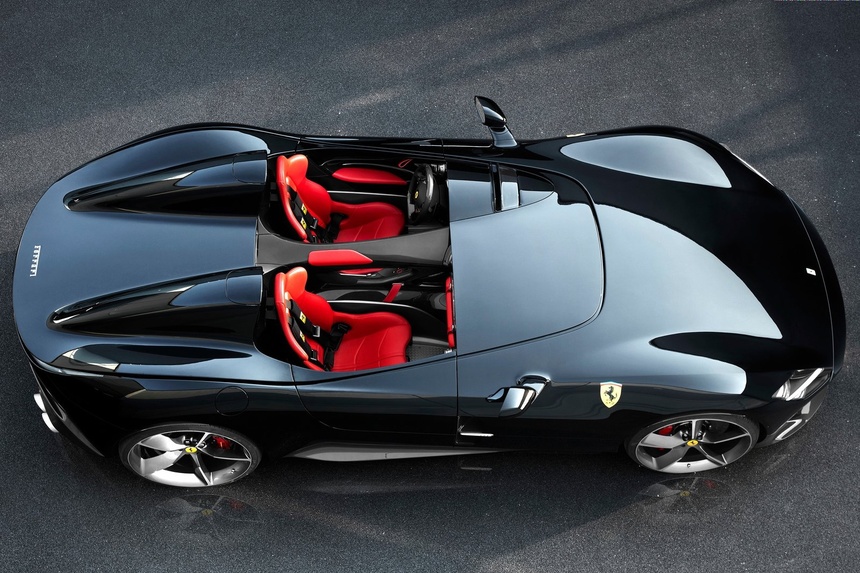 Show off Ronaldo's super car 11