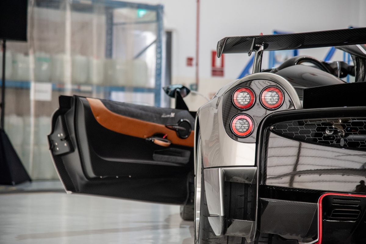 pagani, huayra, huayra bc, huayra roadster, huayra roadster bc, zonda, utopia, sieu xe, singapore, koenigsegg, bugatti, lamborghini, ferrari, horacio pagani, benny caiola anh 7