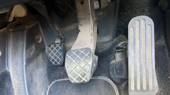 clutch pedal on floor - Bad Clutch Slave Cylinder Symptoms