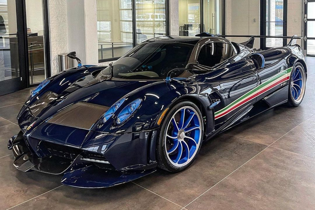 Pagani_Huayra_Tricolore_94.png