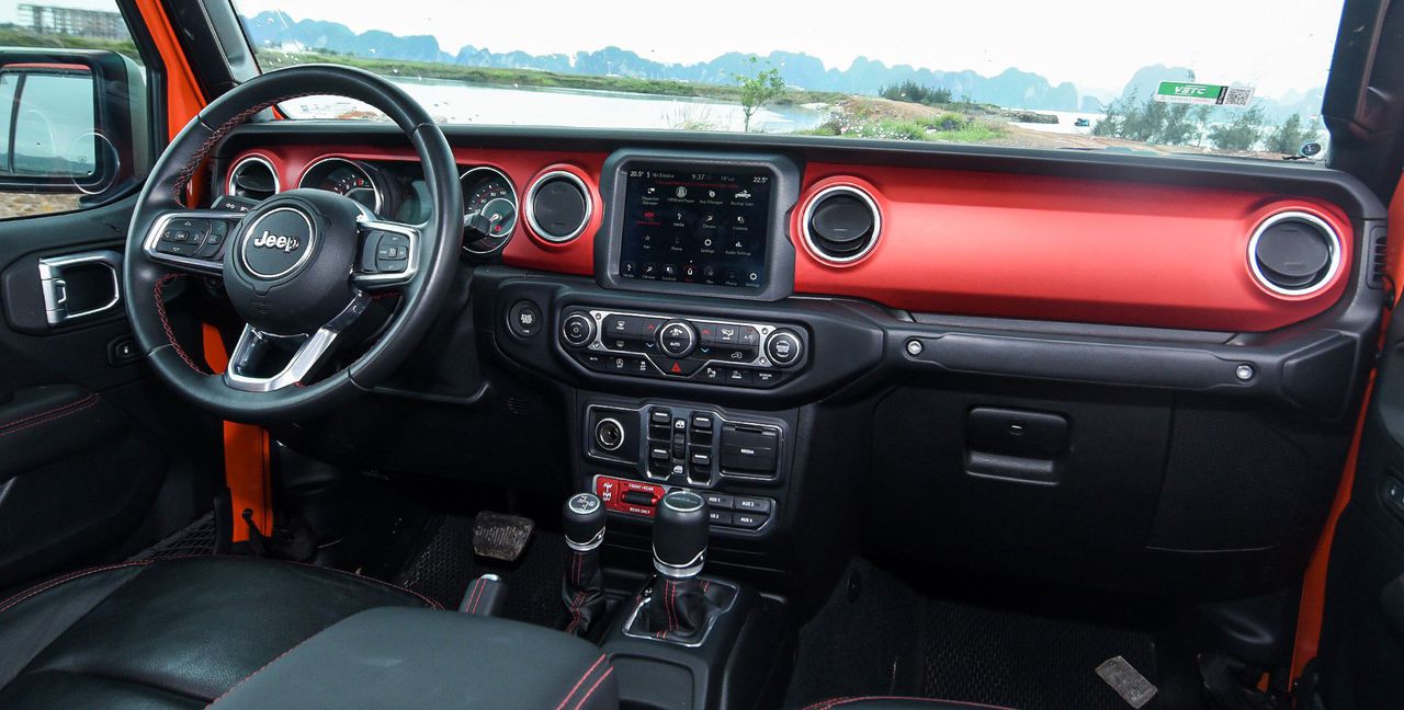 Đánh giá, hình ảnh chi tiết nội thất Jeep Gladiator 2022: khoang lái, các hàng ghế, tiện nghi