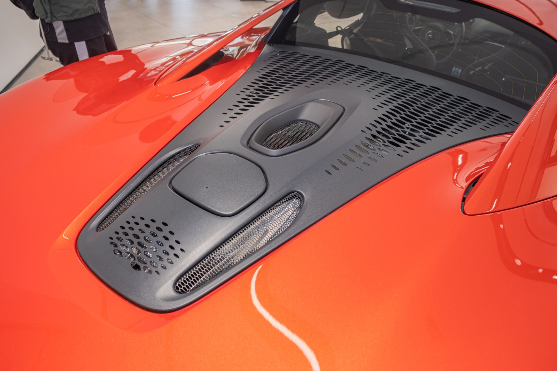 McLaren Artura thứ hai về Việt Nam, giá khởi điểm 14,69 tỷ đồng, đấu Ferrari 296 GTB - Ảnh 3.