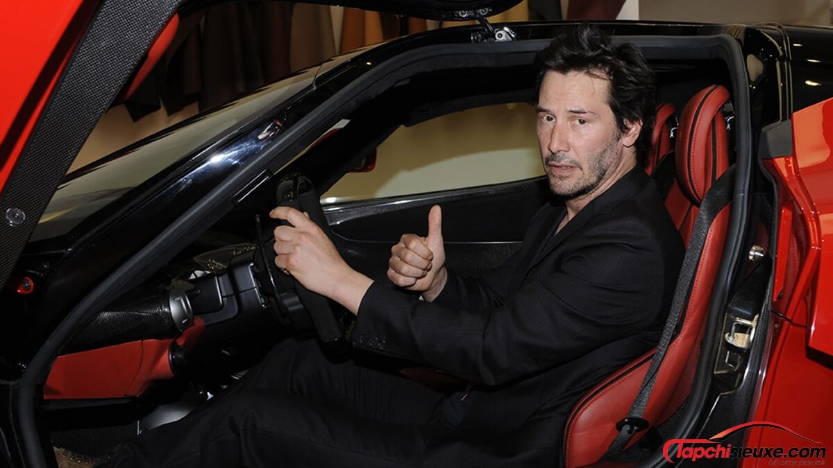 Những mẫu xe đình đám gắn liền với 'John Wick' - Keanu Reeves cả trong phim và ngoài đời - Ferrari 488 GTB và California T