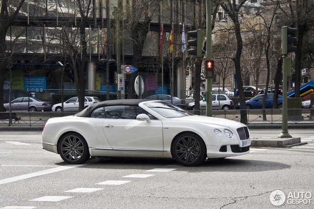  Chiếc Bentley Continental GTC Speed 2013 của Bale. 