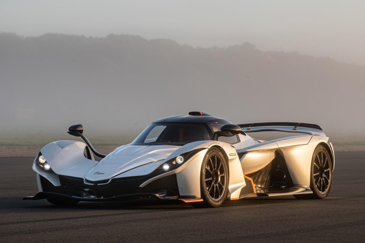 Siêu xe Praga Bohema giá 1,3 triệu USD sử dụng động cơ của Nissan - 7