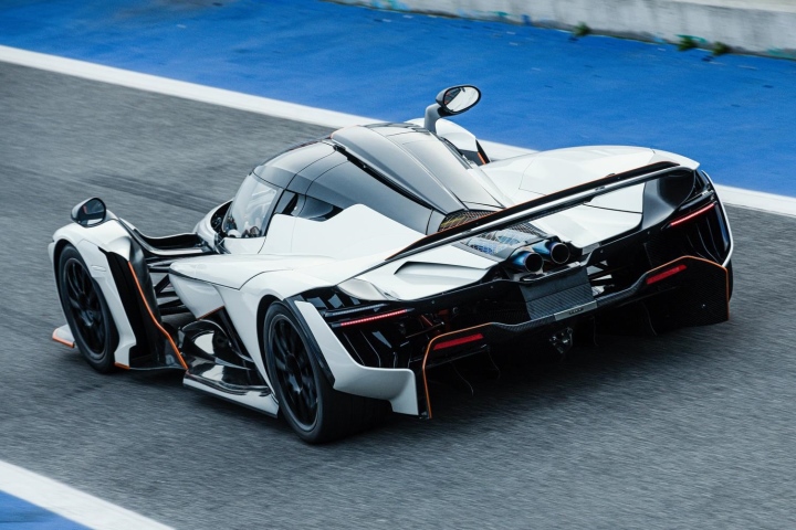 Siêu xe Praga Bohema giá 1,3 triệu USD sử dụng động cơ của Nissan - 10