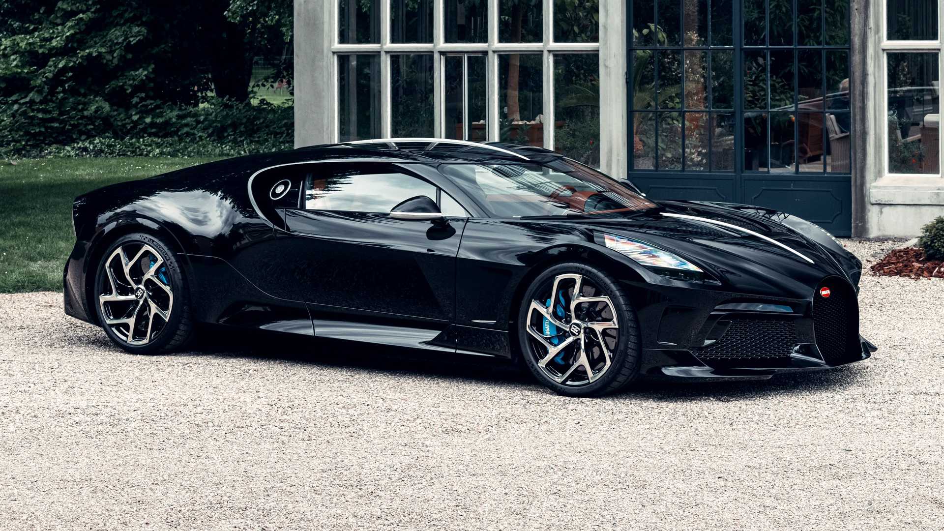 Hoàn thiện Bugatti La Voiture Noire: Giá quy đổi 308 tỷ, nếu về nước có thể lên tới 1.000 tỷ đồng