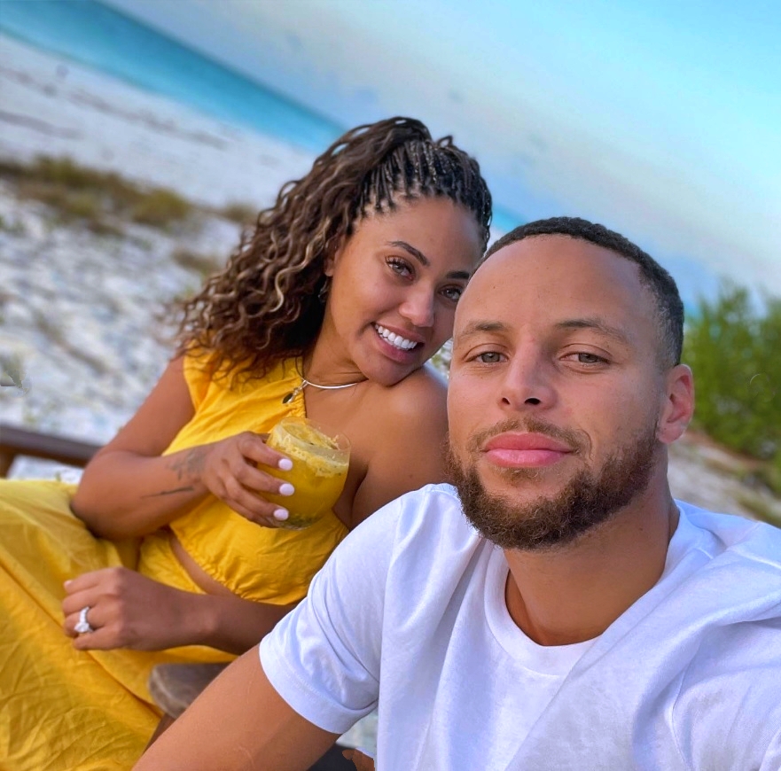 cuongnho the camera captures the romantic moments that make the online community jealous of the stephen curry couple 64e1880aeb5b5 The Camera Captures The Romantic Moments That Make The Online Community Jealous Of The Stephen Curry Couple