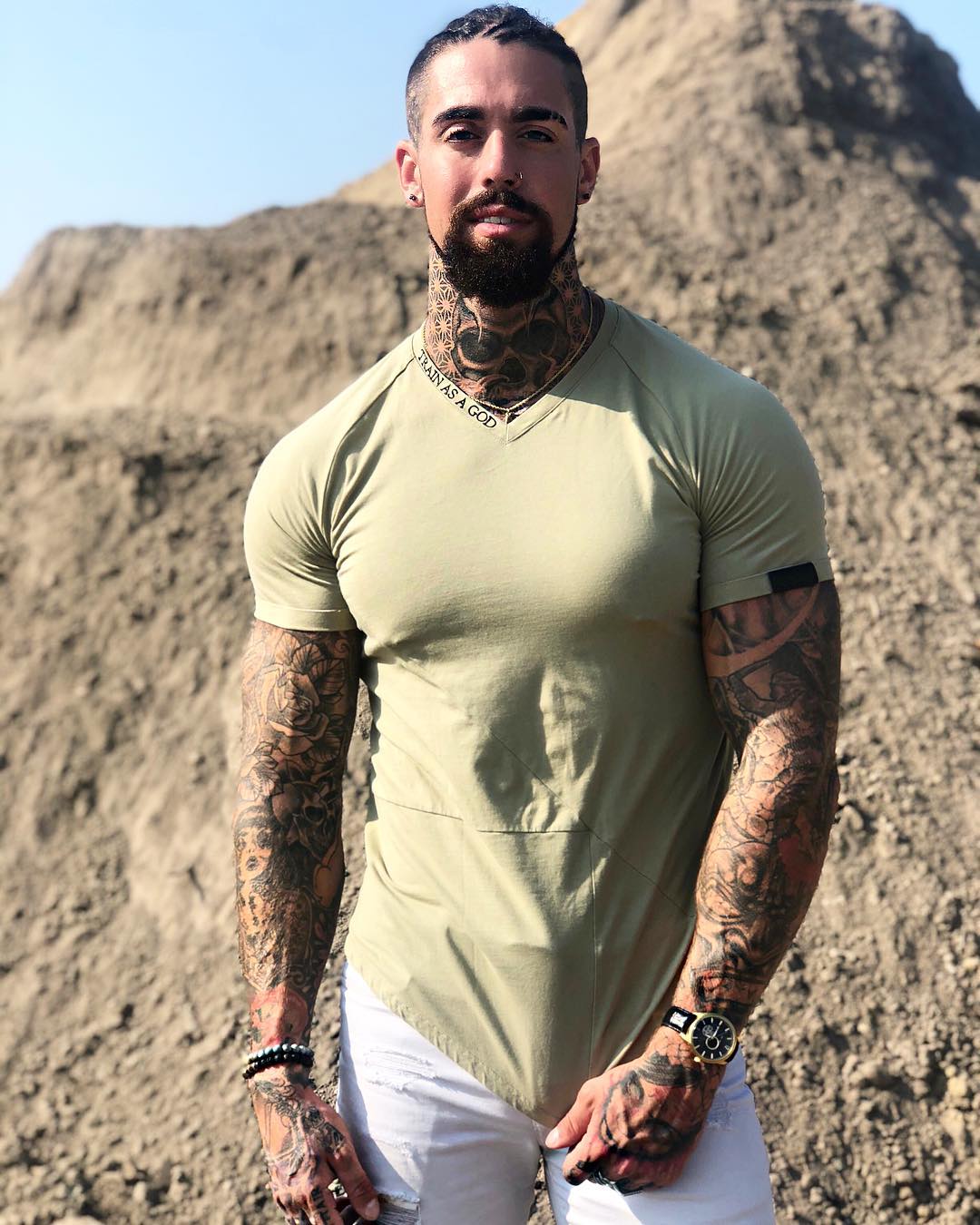 thanhdaica discover chris kash fleming s special tattoos amaze a global audience 64cd33f9902ea Discoveɾ Chris 'кɑsh' FƖeming's SpeciaƖ Tɑttoos: Amaze A GƖobal Audience 2023