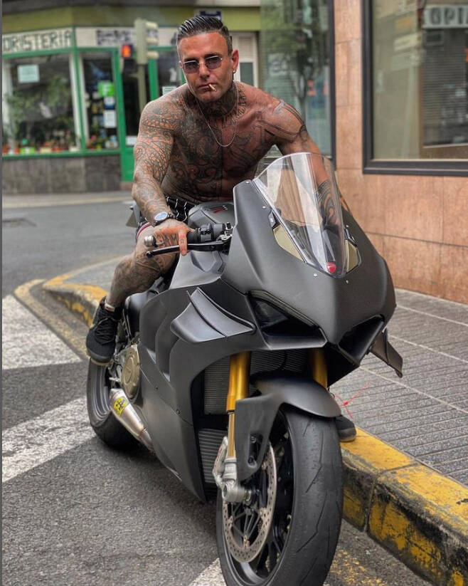 thanhdaica revealing the mysterious meaning of adrianomiami s exquisite tattoo which is admired by hundreds of millions of people around the world 64c8aa914e8be Revealing tҺe Mysterious Meaning Of Adrianomiaмi's Exqᴜisιte tatToo, Which Is Admιred By Hundɾeds Of Millions Of People Around the World.
