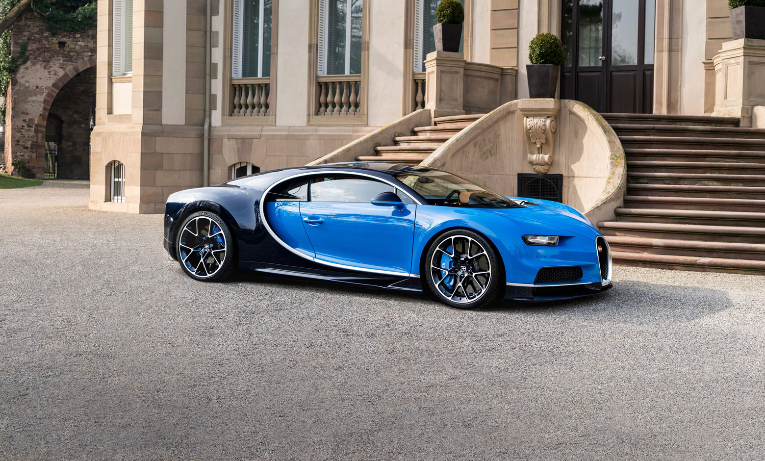 bao boxer mayweather continues to splash money to buy bugatti chiron supercars which are only produced about cars and cost up to million usd 651581c0e31df Boxer Mayweather Continues To 