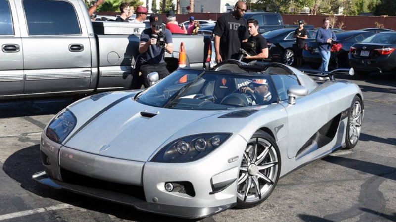 Million-dollar boxer Floyd Mayweather suddenly sold a rare supercar