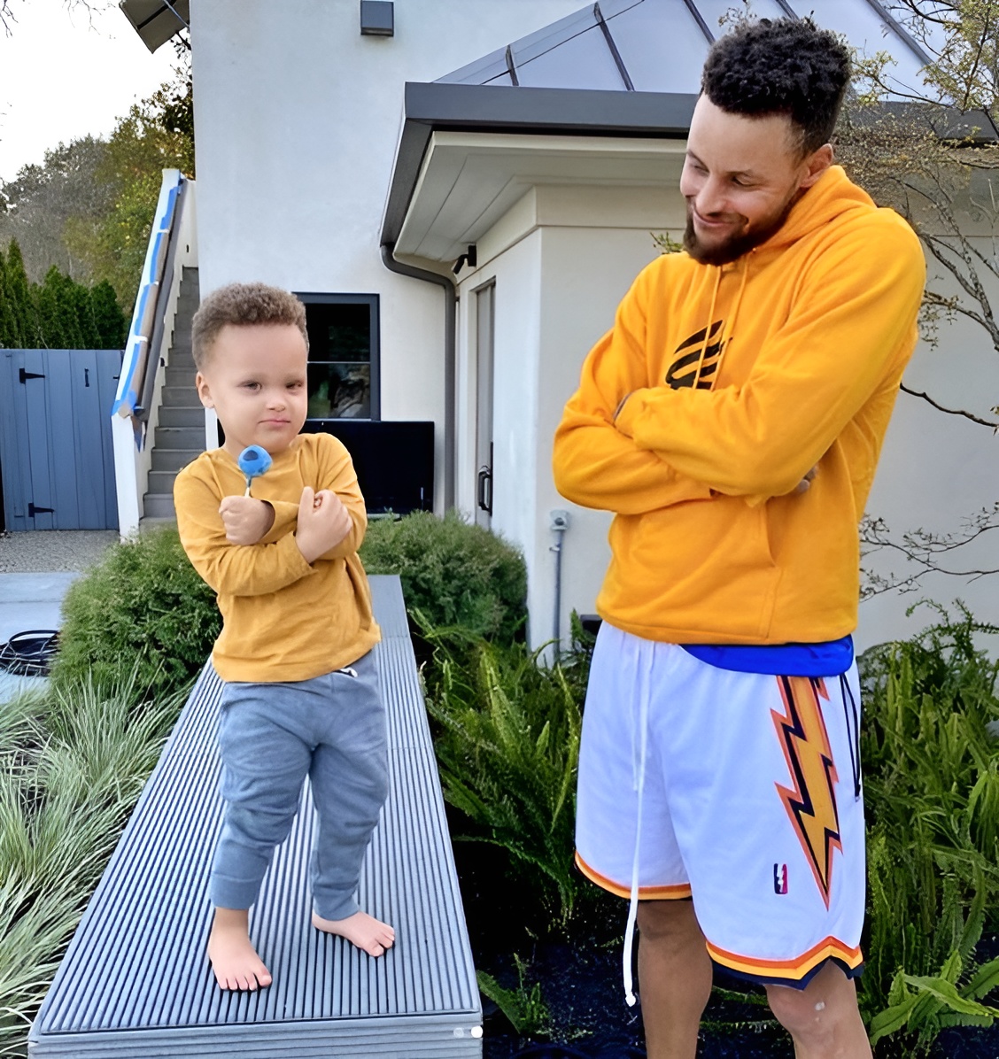 cuongnho golden state warriors legend stephen curry is beaming with pride when he sees his year old daughter 65101565c1839 Golden State Warriors legend Stephen Curry is beaming with pride when he sees his 11-year-old daughter