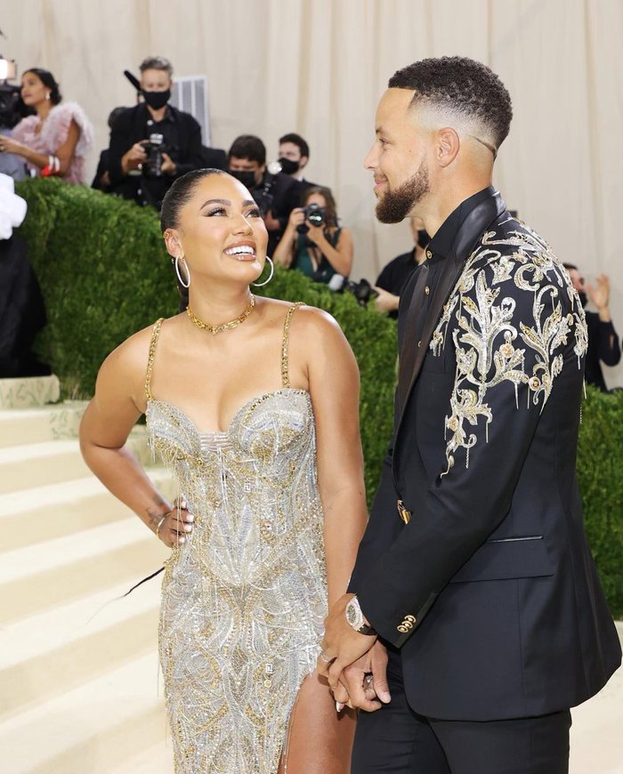 likhoa secretly holding a party to celebrate years of marriage ayesha curry admires stephen curry s thoughtful preparation 6514f377c509f Secretly Holding A Party To Celebrate 10 Years Of Marriage, Ayesha Curry Admires Stephen Curry's "thoughtful" Preparation