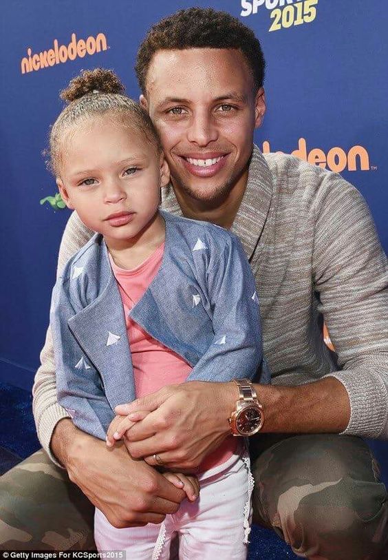 likhoa steph curry brought the cutest little date to the kids choice sports awards 6513abd1e6de3 Steph Curry Brought The Cutest Little Date To The Kids' Choice Sports Awards