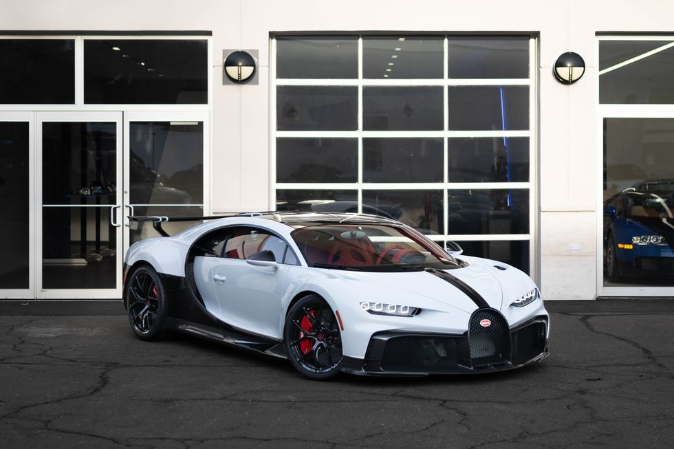 bao drake s easter surprise makes kylie jenner s dream come true with rare bugatti chiron pur supercar 653a412709b5a Drake's Easter Surprise Makes Kylie Jenner's Dream Come True With Rare Bugatti Chiron Pur Supercar