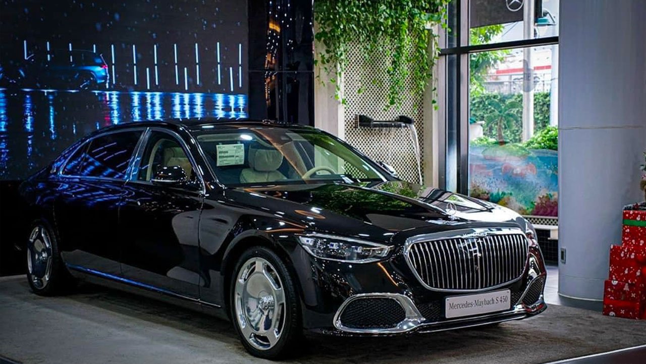 bao drake surprised everyone when he gave his mom a super rare mercedes maybach s matic makes his mom s dreams come true 651eb77f3a1cd Drake Surprised Everyone When He Gave His Mom A Super Rare Mercedes-maybach S 680 4matic Makes His Mom's Dreams Come True