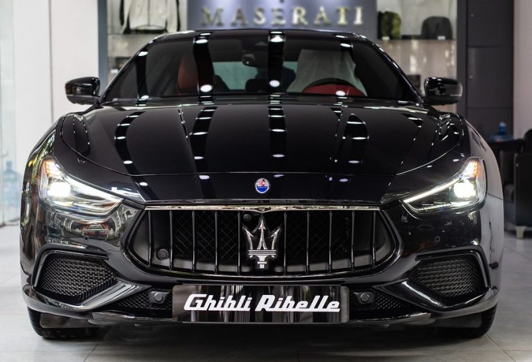 bao drake surprised the whole world when he silently gifted eminem a maserati ghibli on the occasion of eminem s big birthday 652fe902c9709 Drake Surprised The Whole World When He Silently Gifted Eminem A 2023 Maserati Ghibli On The Occasion Of Eminem's Big Birthday.