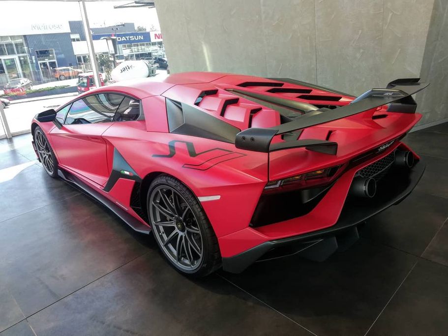 bao drake surprised the world when he successfully proposed to taylor swift with a lamborghini aventador svj filled with teddy bears for her 65354012c6c2c Drake Surprised The World When He Successfully Proposed To Taylor Swift With A Lamborghini Aventador Svj Filled With Teddy Bears For Her.