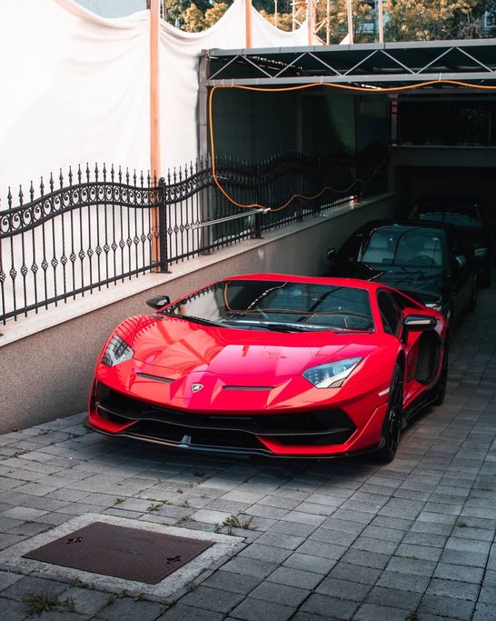 bao drake surprised the world when he successfully proposed to taylor swift with a lamborghini aventador svj filled with teddy bears for her 6535401438574 Drake Surprised The World When He Successfully Proposed To Taylor Swift With A Lamborghini Aventador Svj Filled With Teddy Bears For Her.