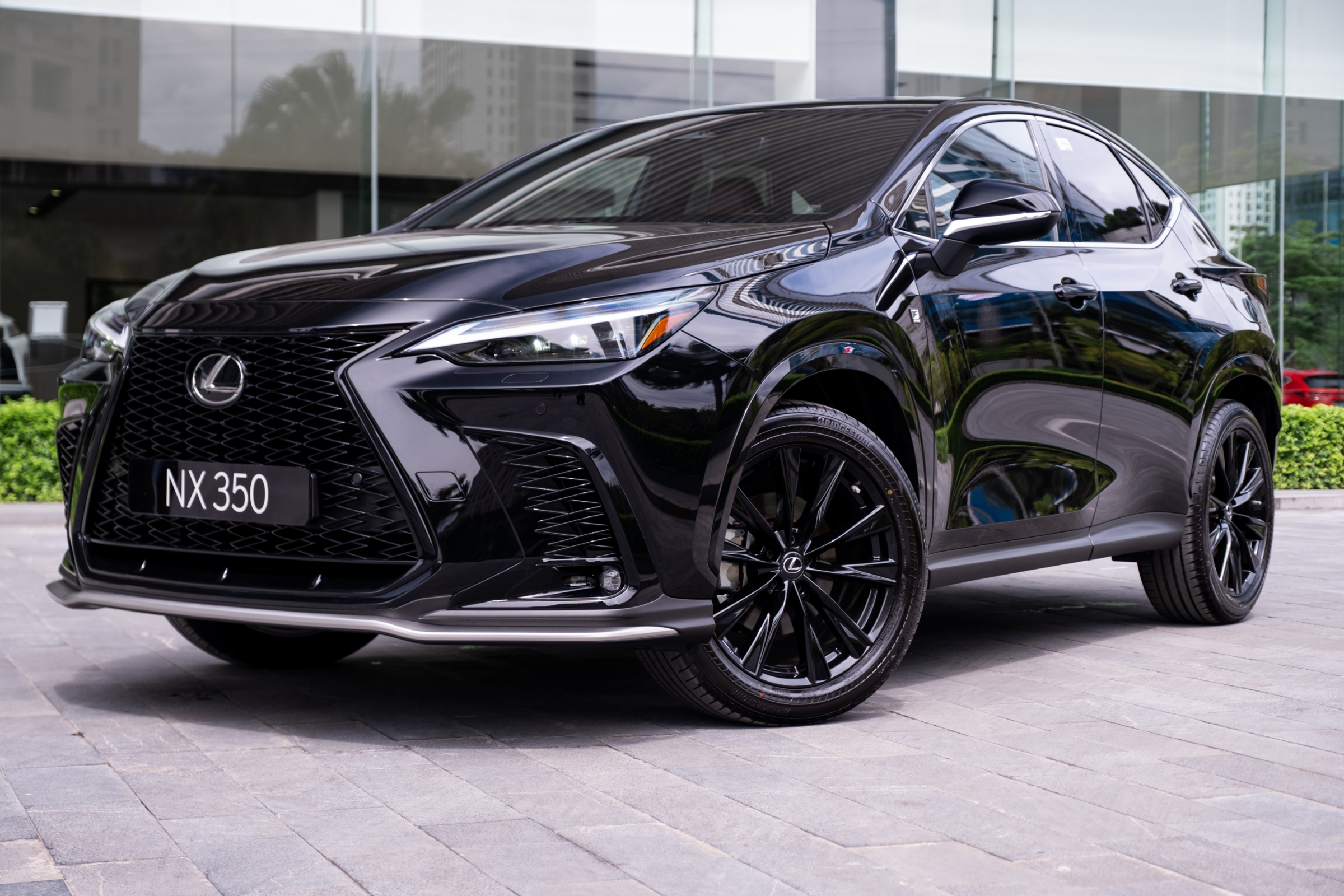 bao john wick surprised everyone by giving lance reddick a lexus nx as a thank you for his recent support 653d71568a4b7 John Wick Surprised Everyone By Giving Lance Reddick A Lexus Nx300 As A Thank-you For His Recent Support.