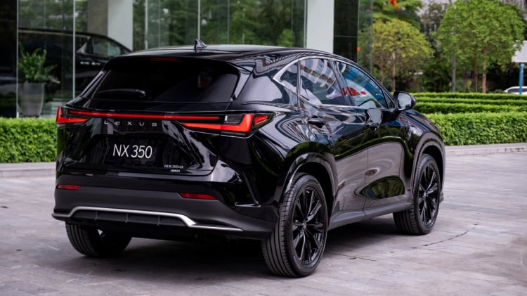 bao john wick surprised everyone by giving lance reddick a lexus nx as a thank you for his recent support 653d7158ede2c John Wick Surprised Everyone By Giving Lance Reddick A Lexus Nx300 As A Thank-you For His Recent Support.