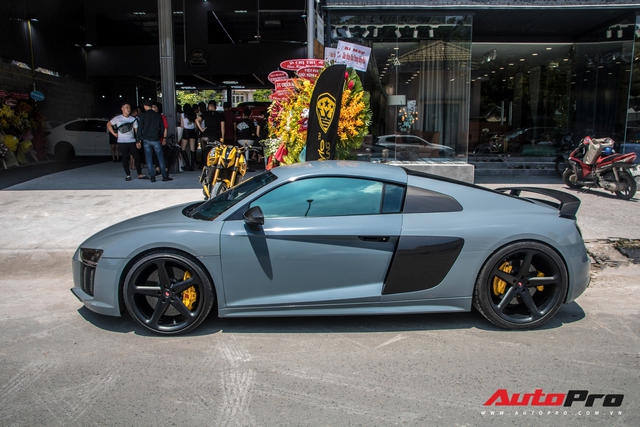 bao john wick sorprendió a todos cuando le regaló a su actor contribuyente un audi r el día de acción de gracias y le agradeció por acompañarlo 653aae9def25a John Wick sorprendió a todos cuando le regaló a su actor contribuyente un Audi R8 el día de acción de gracias y le agradeció por acompañarlo.